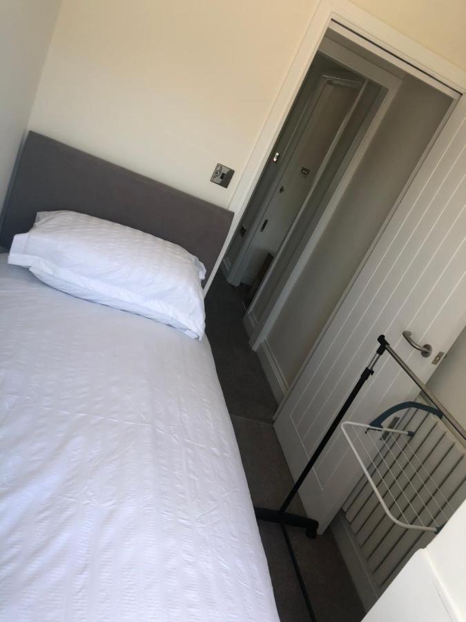 5 Bedroom House In Orpington Bagian luar foto