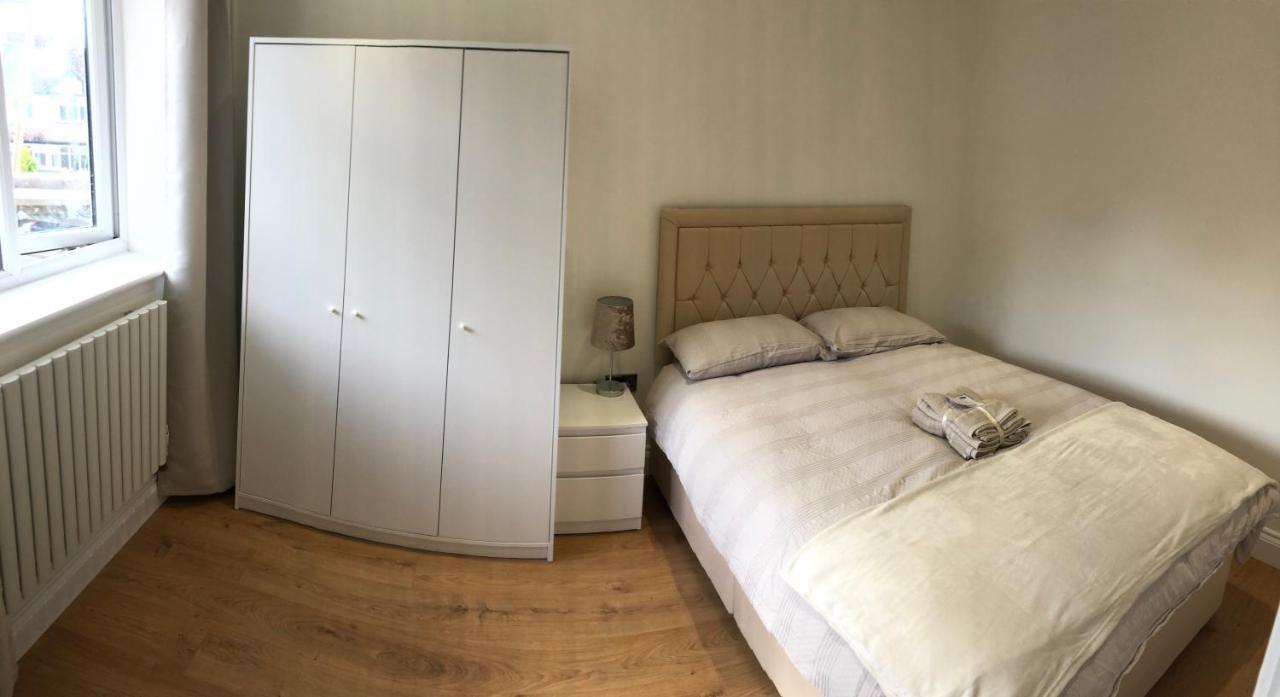5 Bedroom House In Orpington Bagian luar foto