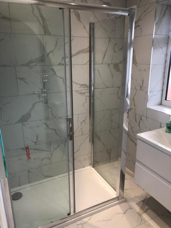 5 Bedroom House In Orpington Bagian luar foto