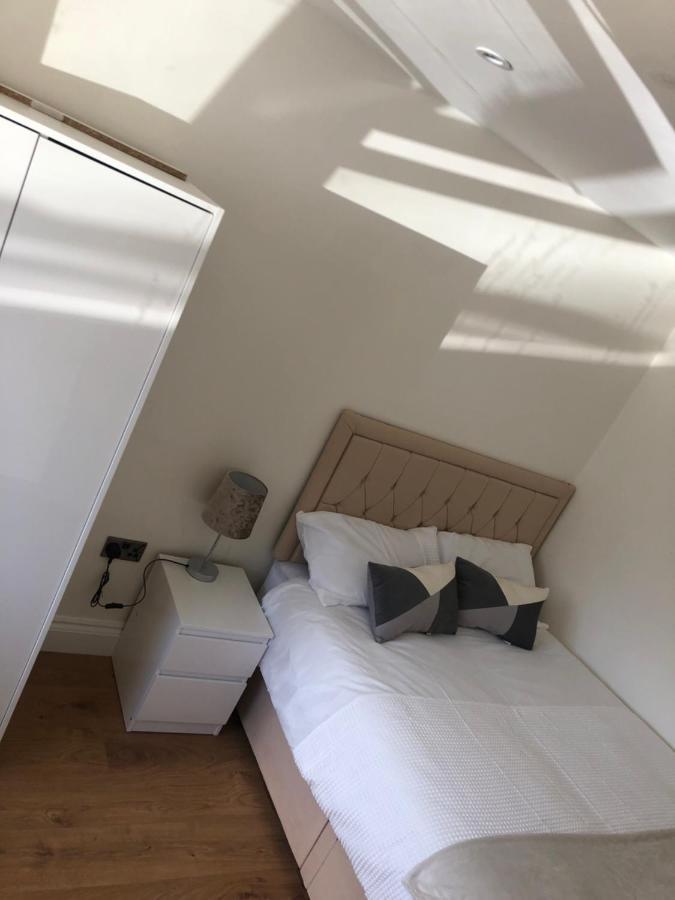 5 Bedroom House In Orpington Bagian luar foto