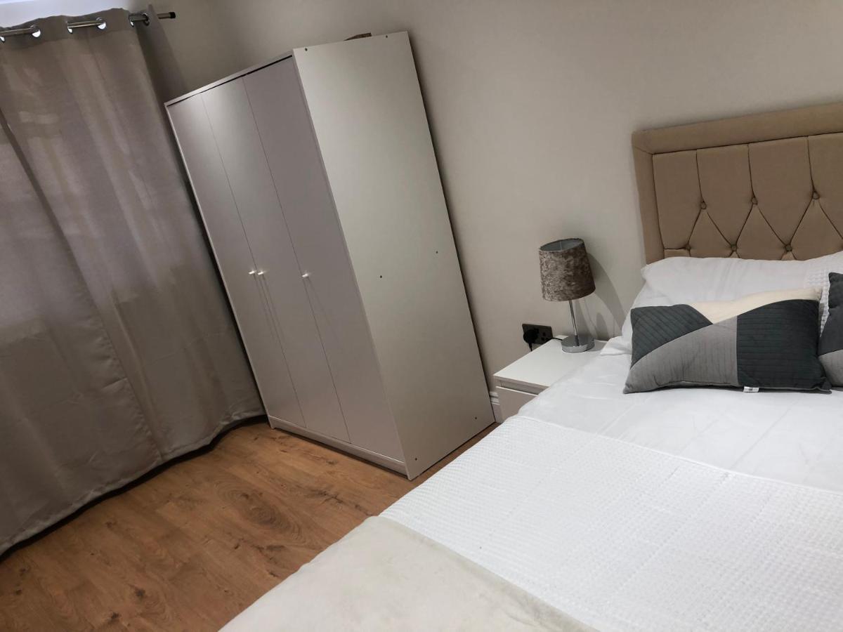 5 Bedroom House In Orpington Bagian luar foto
