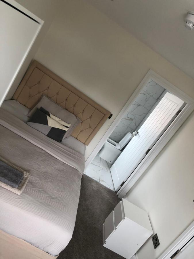 5 Bedroom House In Orpington Bagian luar foto