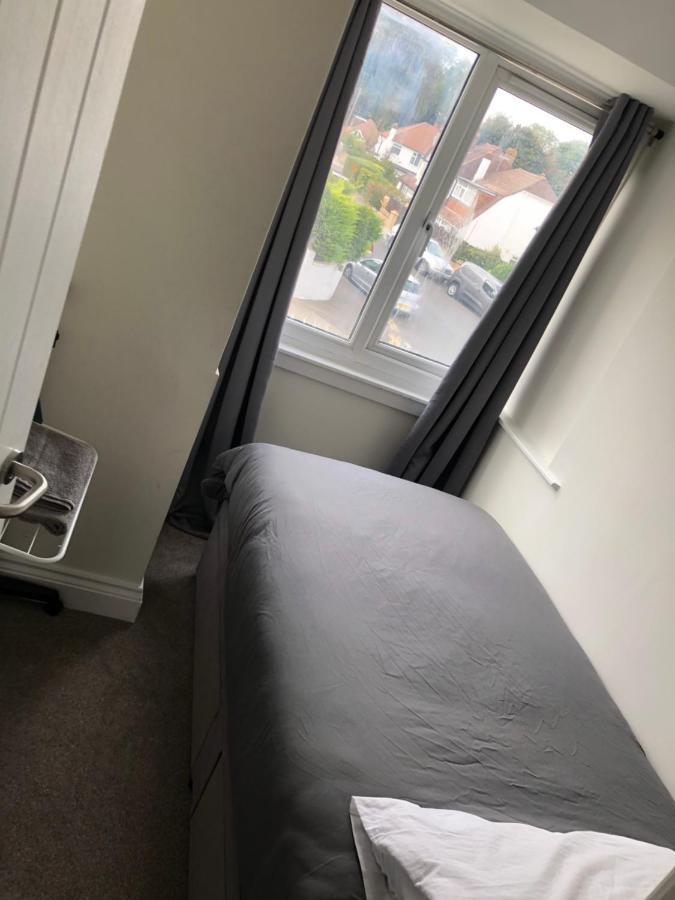 5 Bedroom House In Orpington Bagian luar foto