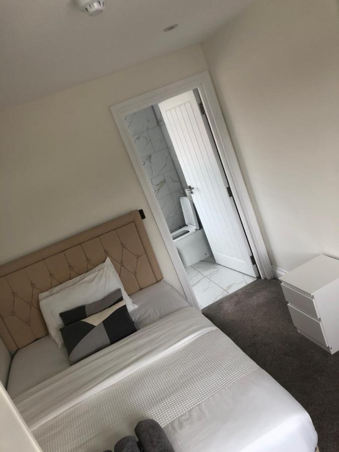 5 Bedroom House In Orpington Bagian luar foto